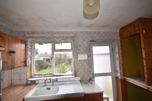 kitchen- click for photo gallery